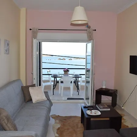 βeachfront Apartment, Next To Chania Center & Old Harbor! * Ханья