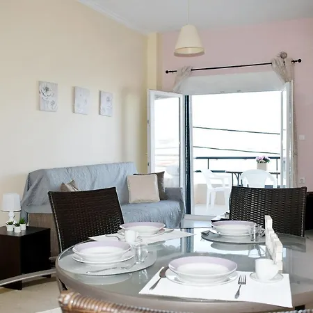 βeachfront Apartment, Next To Chania Center & Old Harbor! Apartman Hriszí Aktí Haniá