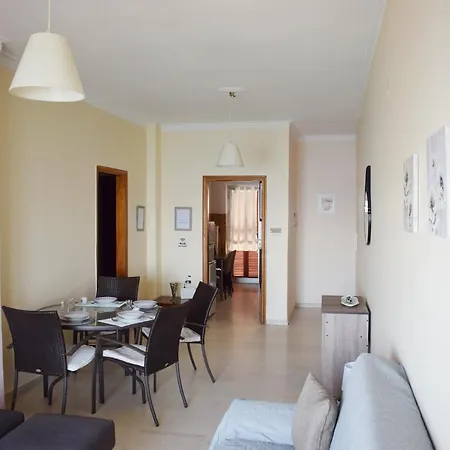 Apartman βeachfront Apartment, Next To Chania Center & Old Harbor! *