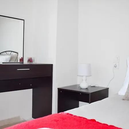 βeachfront Apartment, Next To Chania Center & Old Harbor! Ханья