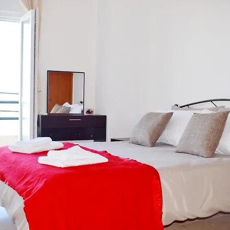 βeachfront Apartment, Next To Chania Center & Old Harbor!