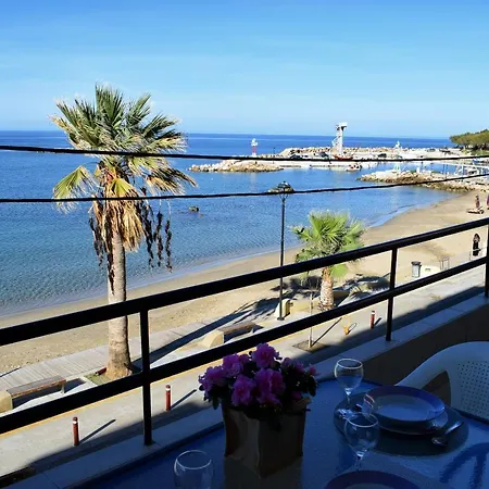 βeachfront Apartment, Next To Chania Center & Old Harbor! *