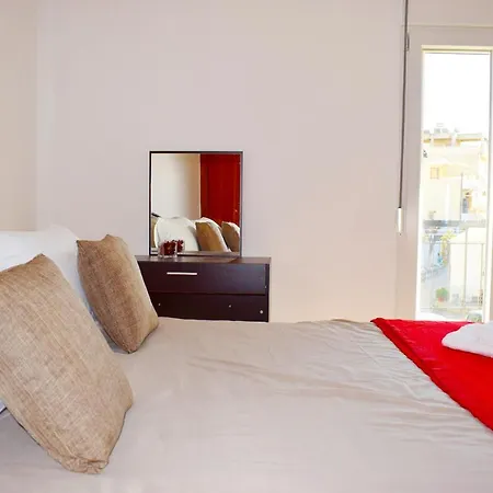 Lejlighed βeachfront Apartment, Next To Chania Center & Old Harbor! Chania (Crete)